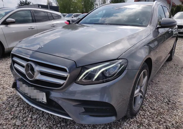 samochody osobowe Mercedes-Benz Klasa E cena 123500 przebieg: 142000, rok produkcji 2020 z Ostrołęka